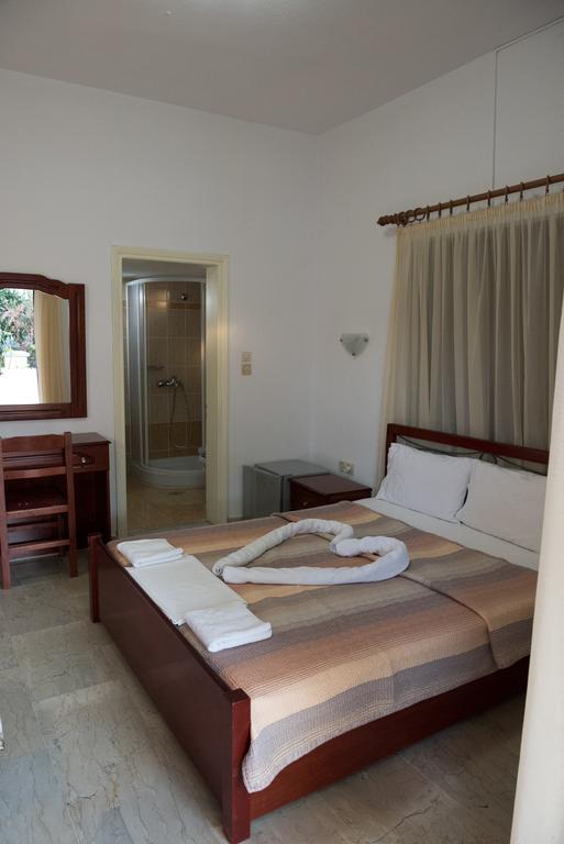 Hotel Glaros Ammoudia Quarto foto